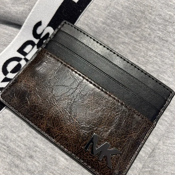 MICHAEL KORS Cyrus Burnished Tall Card Case
Chocolate Brown 
NWT - Picture 3 of 16